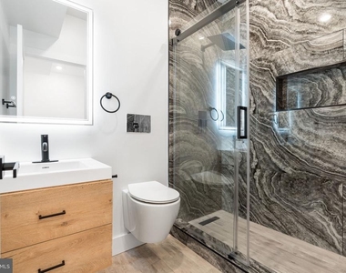 2504 41st Street Nw - Photo Thumbnail 7