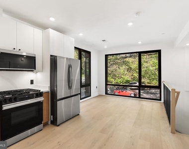 2504 41st Street Nw - Photo Thumbnail 3