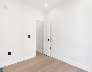 2504 41st Street Nw - Photo Thumbnail 10