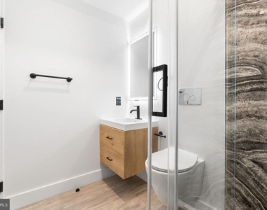 2504 41st Street Nw - Photo Thumbnail 8