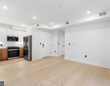 2504 41st Street Nw - Photo Thumbnail 4