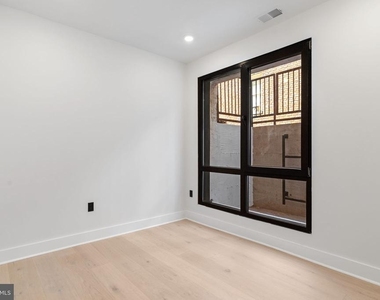2504 41st Street Nw - Photo Thumbnail 7