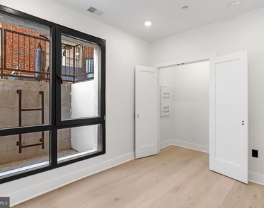 2504 41st Street Nw - Photo Thumbnail 8
