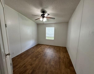 6232 Paradise Manor Cir - Photo Thumbnail 3