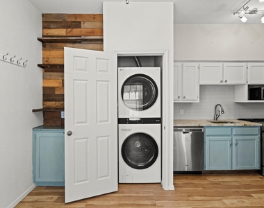 2810 Nueces St - Photo Thumbnail 21