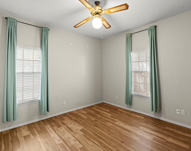 2810 Nueces St - Photo Thumbnail 14