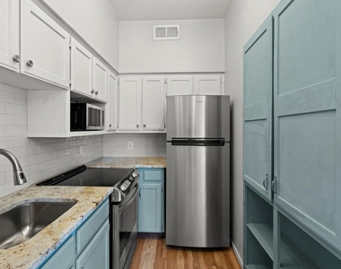2810 Nueces St - Photo Thumbnail 8