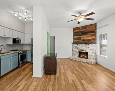 2810 Nueces St - Photo Thumbnail 22