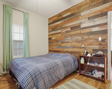 2810 Nueces St - Photo Thumbnail 9