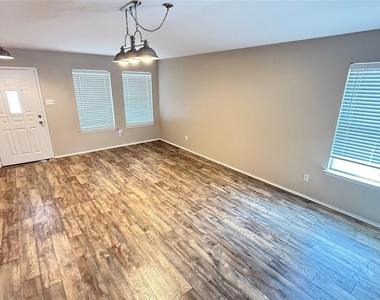 317 Mccarthur Dr - Photo Thumbnail 1