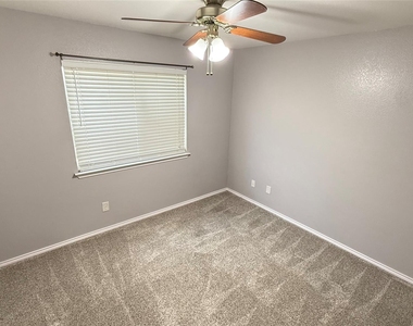 317 Mccarthur Dr - Photo Thumbnail 6