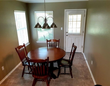 317 Mccarthur Dr - Photo Thumbnail 4