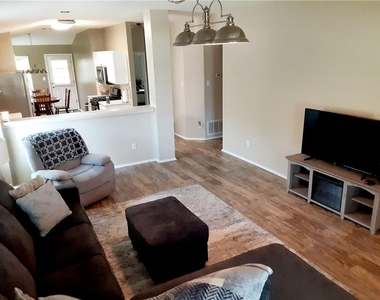 317 Mccarthur Dr - Photo Thumbnail 2