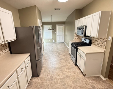 317 Mccarthur Dr - Photo Thumbnail 3