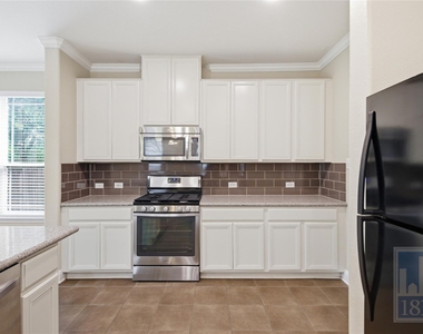 4906 Madrid Dr - Photo Thumbnail 3