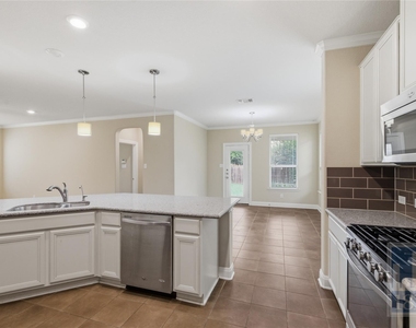 4906 Madrid Dr - Photo Thumbnail 1