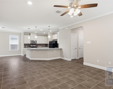 4906 Madrid Dr - Photo Thumbnail 5