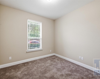 4906 Madrid Dr - Photo Thumbnail 10