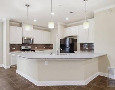4906 Madrid Dr - Photo Thumbnail 4