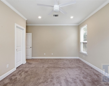 4906 Madrid Dr - Photo Thumbnail 9