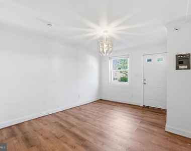 1701 Montello Avenue Ne - Photo Thumbnail 2