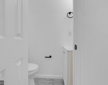 518 Oglethorpe Street Ne - Photo Thumbnail 24