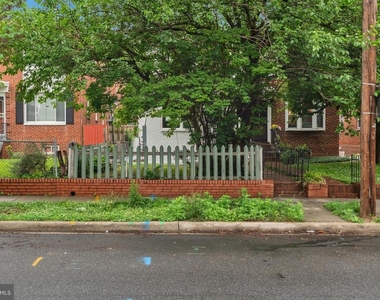 518 Oglethorpe Street Ne - Photo Thumbnail 2