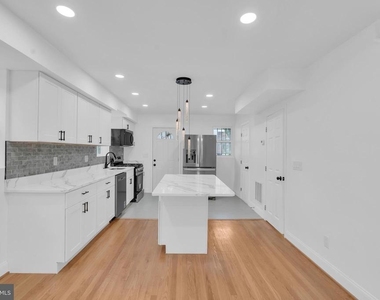 518 Oglethorpe Street Ne - Photo Thumbnail 10