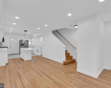 518 Oglethorpe Street Ne - Photo Thumbnail 8