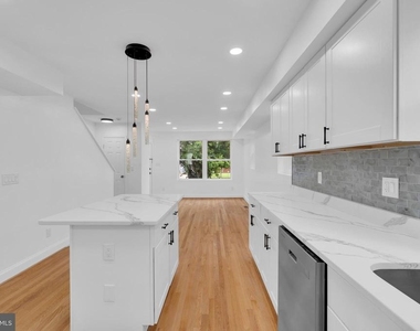 518 Oglethorpe Street Ne - Photo Thumbnail 20