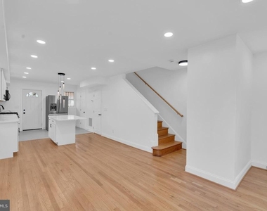 518 Oglethorpe Street Ne - Photo Thumbnail 9