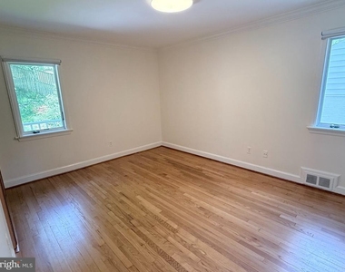 5021 Cathedral Avenue Nw - Photo Thumbnail 6