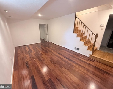 5021 Cathedral Avenue Nw - Photo Thumbnail 4