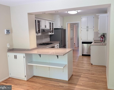 5021 Cathedral Avenue Nw - Photo Thumbnail 14