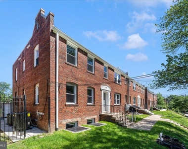 2908 2nd Street Se - Photo Thumbnail 1