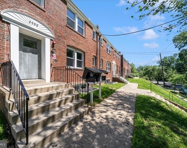 2908 2nd Street Se - Photo Thumbnail 2