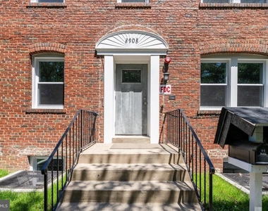 2908 2nd Street Se - Photo Thumbnail 4