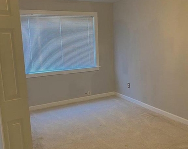 705 Brandywine Street Se - Photo Thumbnail 6