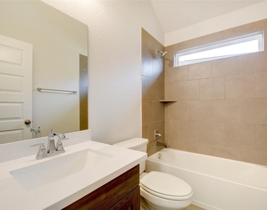 134 Edgewater Trl - Photo Thumbnail 21