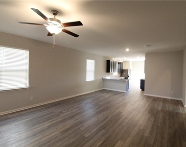 509 Washington Dr - Photo Thumbnail 7