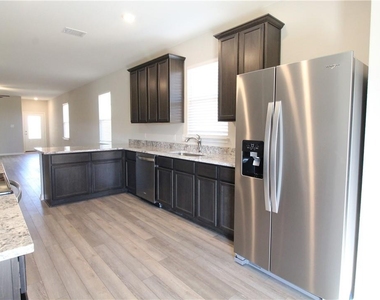 509 Washington Dr - Photo Thumbnail 4
