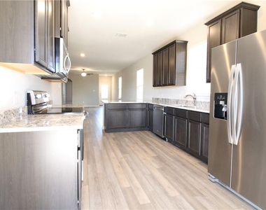 509 Washington Dr - Photo Thumbnail 2