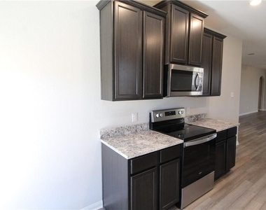 509 Washington Dr - Photo Thumbnail 3
