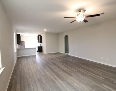 509 Washington Dr - Photo Thumbnail 15