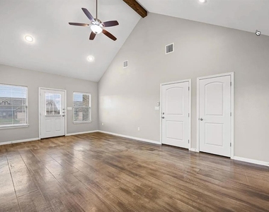 111 Stockton Family Ct - Photo Thumbnail 2