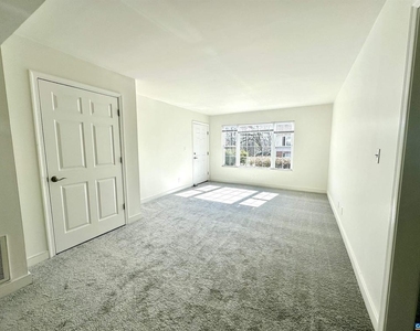 835 Fountain Ct - Photo Thumbnail 4