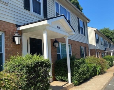 835 Fountain Ct - Photo Thumbnail 17