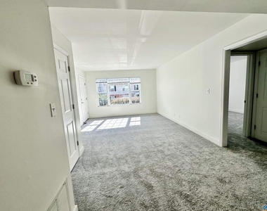 835 Fountain Ct - Photo Thumbnail 3