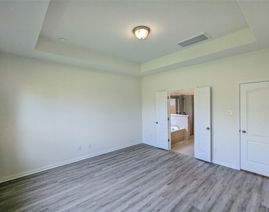 612 Silent Creek Cv - Photo Thumbnail 19