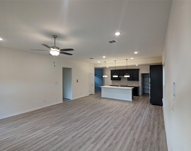 612 Silent Creek Cv - Photo Thumbnail 6